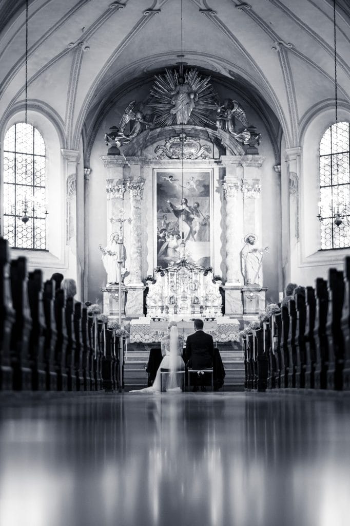 Hochzeitsfotograf Dachau | Hochzeitsfotograf München | Hochzeitsfotograf München Hochzeitsfotograf Dachau in der Kirche - Hochzeitsfotograf Gutsgasthof Stangl Neufarn - Hochzeitsfotograf Gutsgasthof Stangl Neufarn